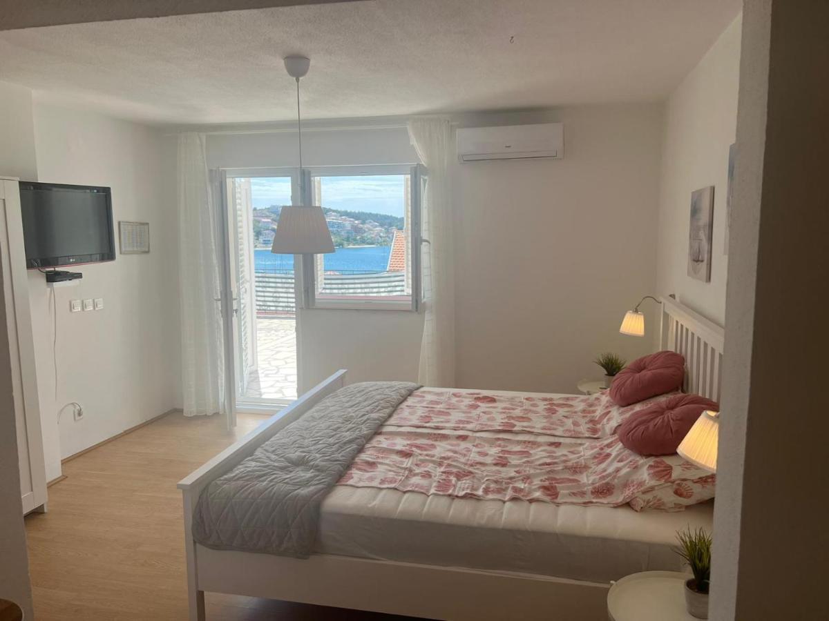 Studio-Appartements Emwey Trogir Kültér fotó