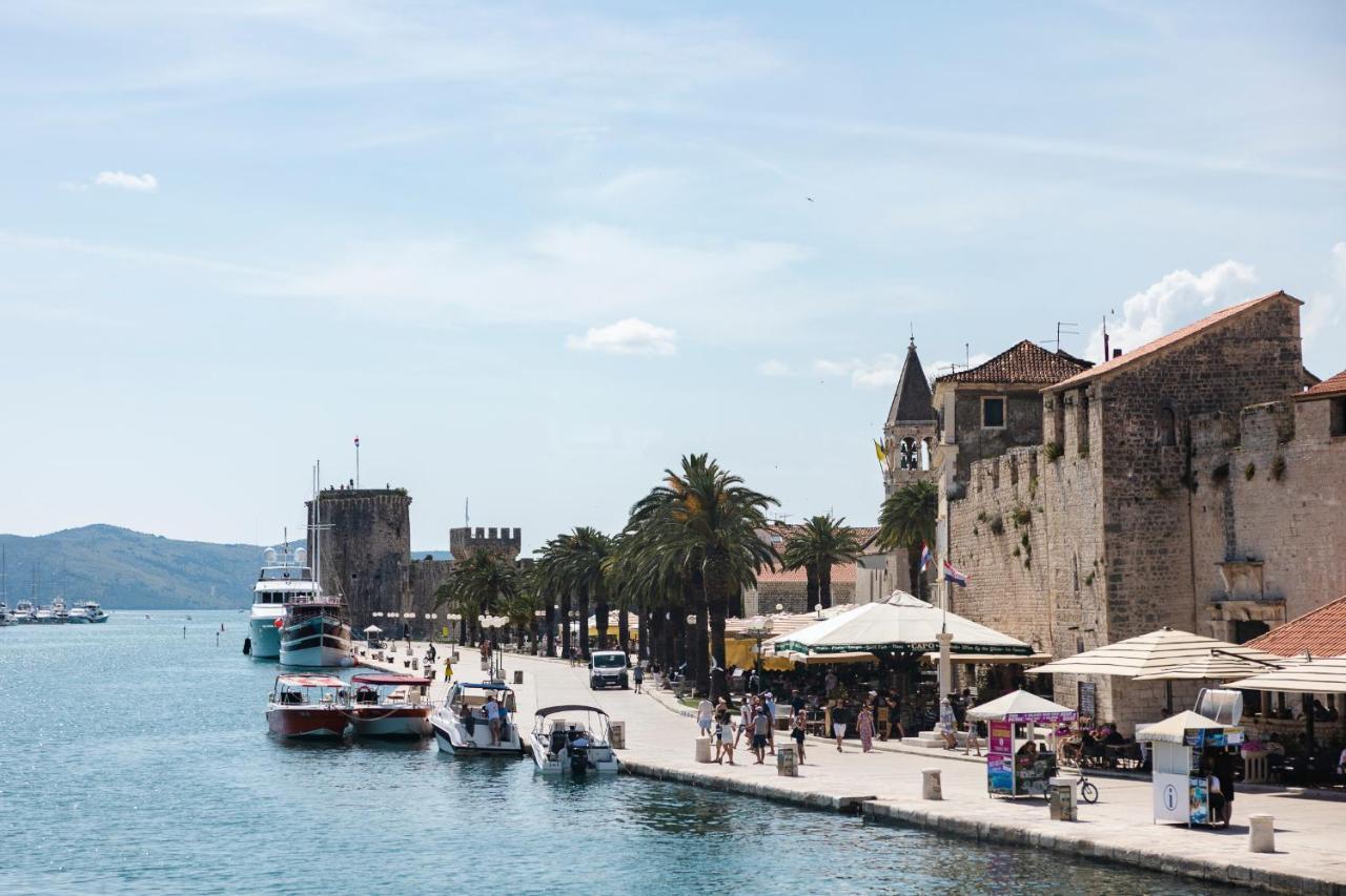 Studio-Appartements Emwey Trogir Kültér fotó
