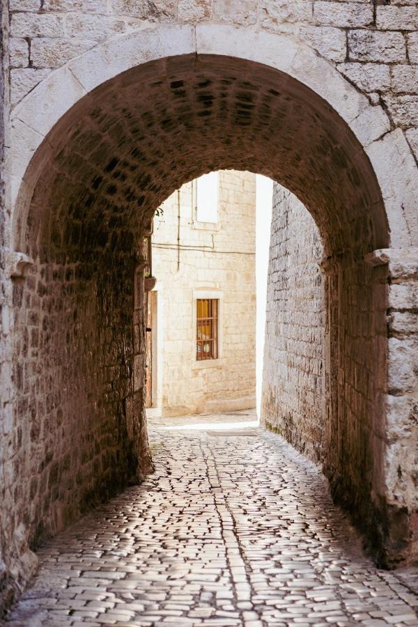 Studio-Appartements Emwey Trogir Kültér fotó