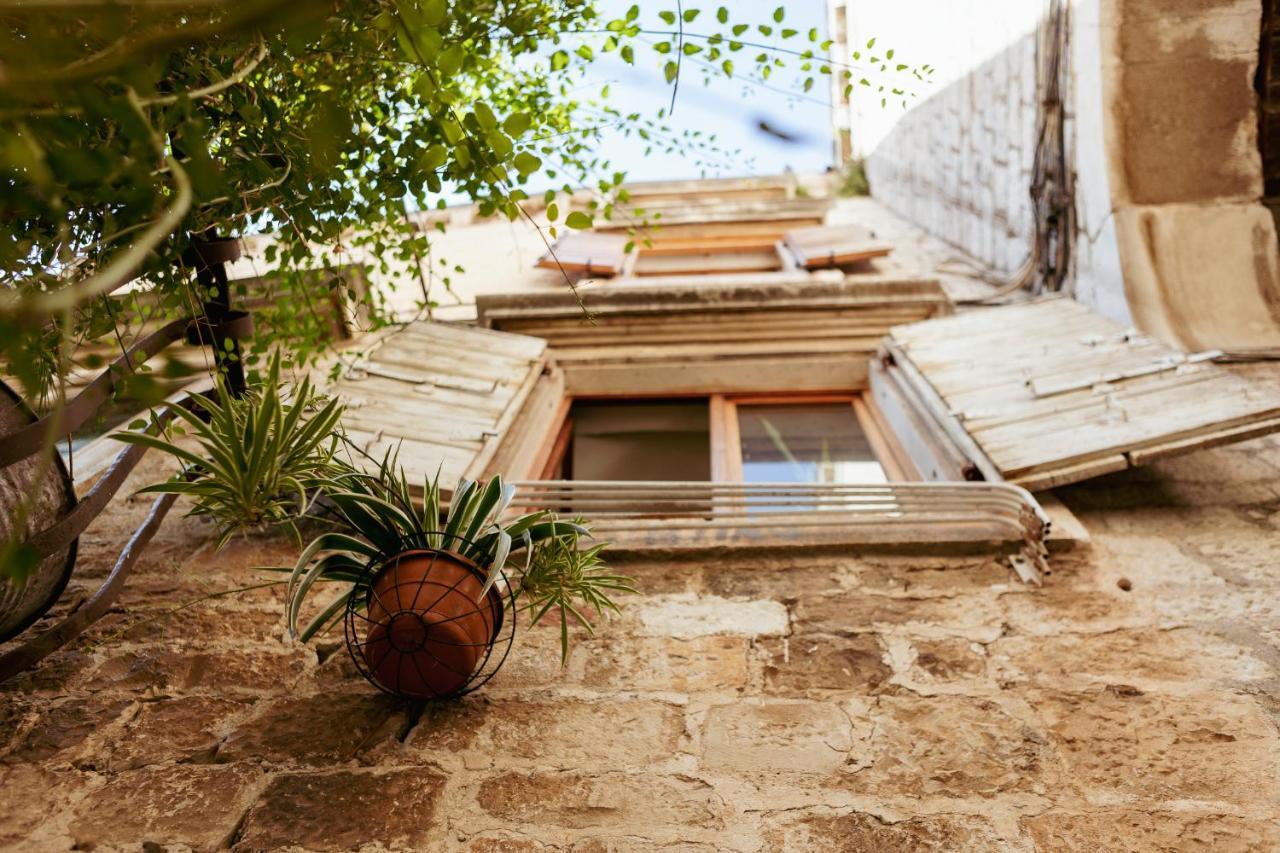 Studio-Appartements Emwey Trogir Kültér fotó